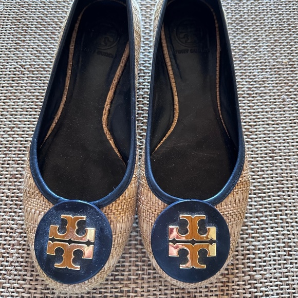 Tory Burch Reva Raffia Straw Flats - Natural/Tory Navy - Picture 1 of 5